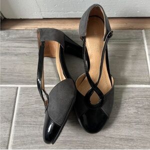 Naturalizer brand medium heels
comfortable